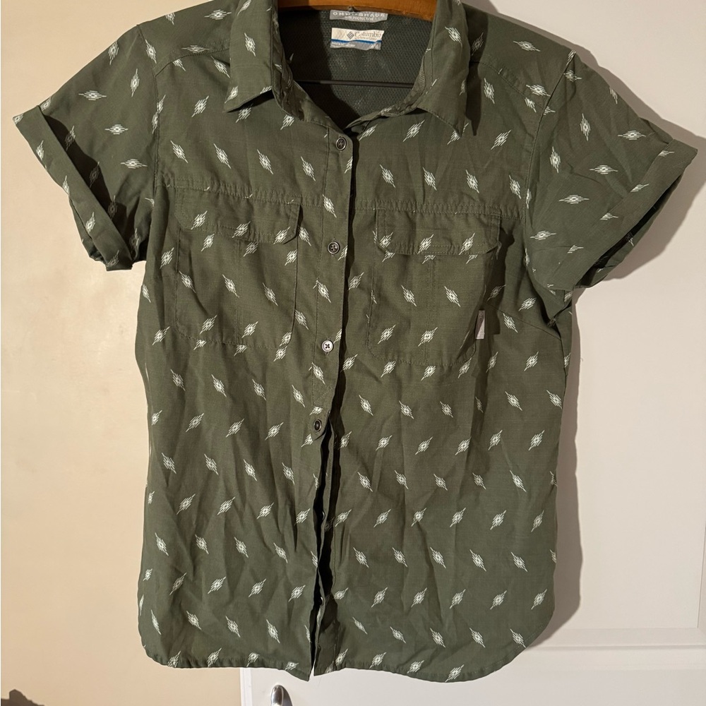 Columbia Green Women’s Omni Shade Sun Protection Shirt